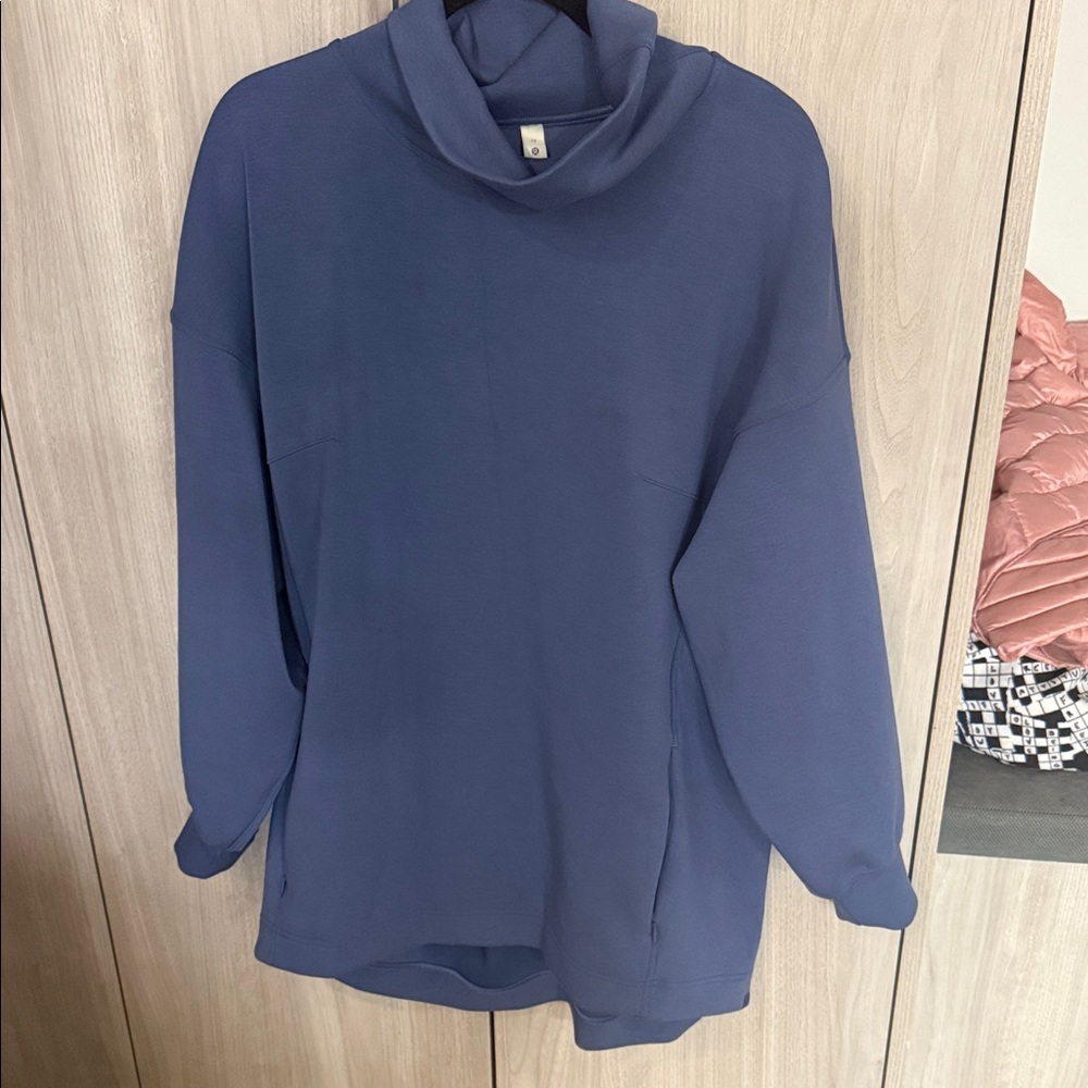 lululemon athletica Slate Blue Funnel Neck Pullover w/ side pockets size 12